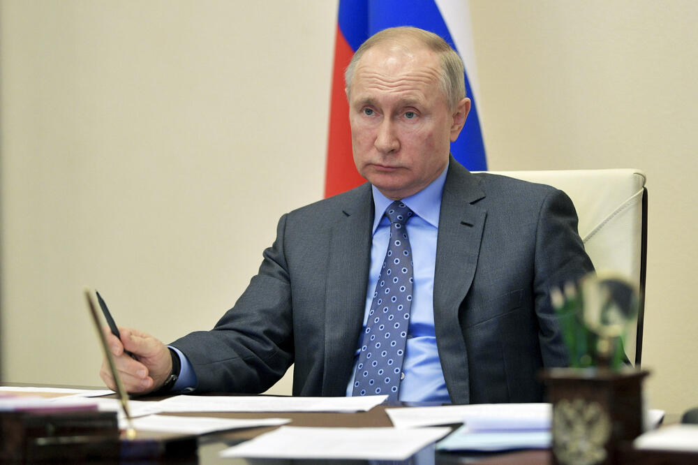 Putin na sjednici vlade, Foto: AP