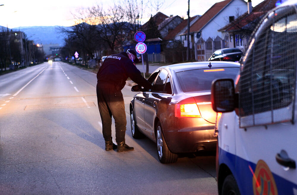 Reporteri "Vijesti" patrolirali sa sa ekipom nikšićke Interventne jedinice policije