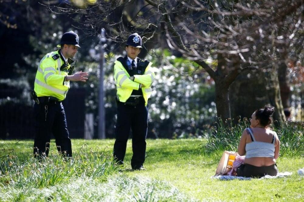 Policijska patrola u parku u Londonu, Foto: Reuters