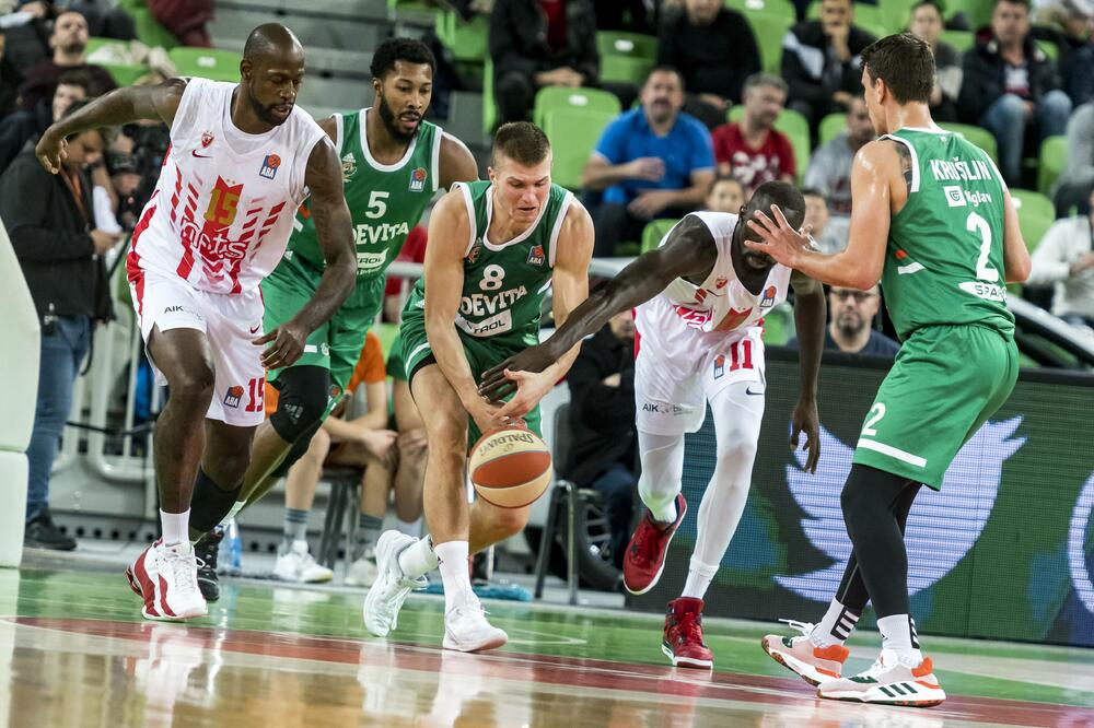 Sa meča Cedevita Olimpija - Crvena zvezda, Foto: JURIJ KODRIN