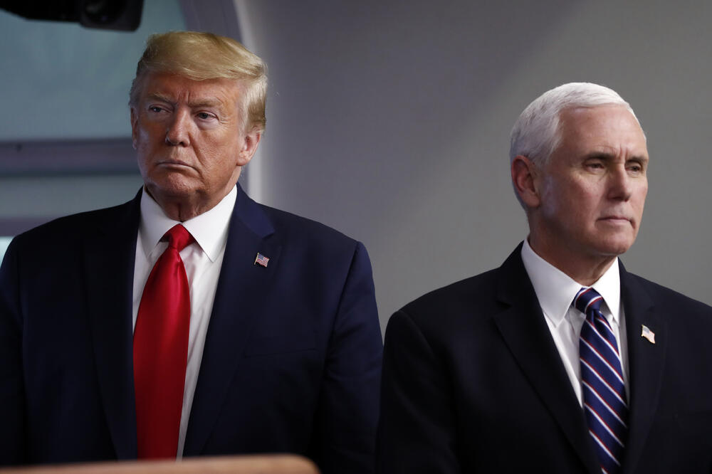 Donald Tramp i Majk Pompeo, Foto: AP