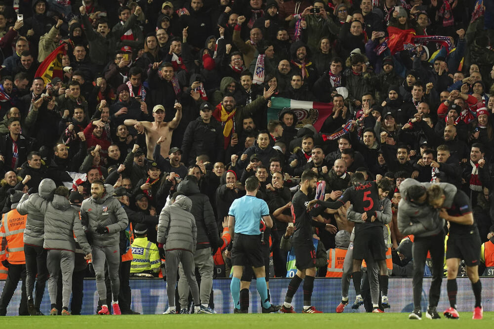 Detalj sa meča Liverpula i Atletika, Foto: Beta/AP