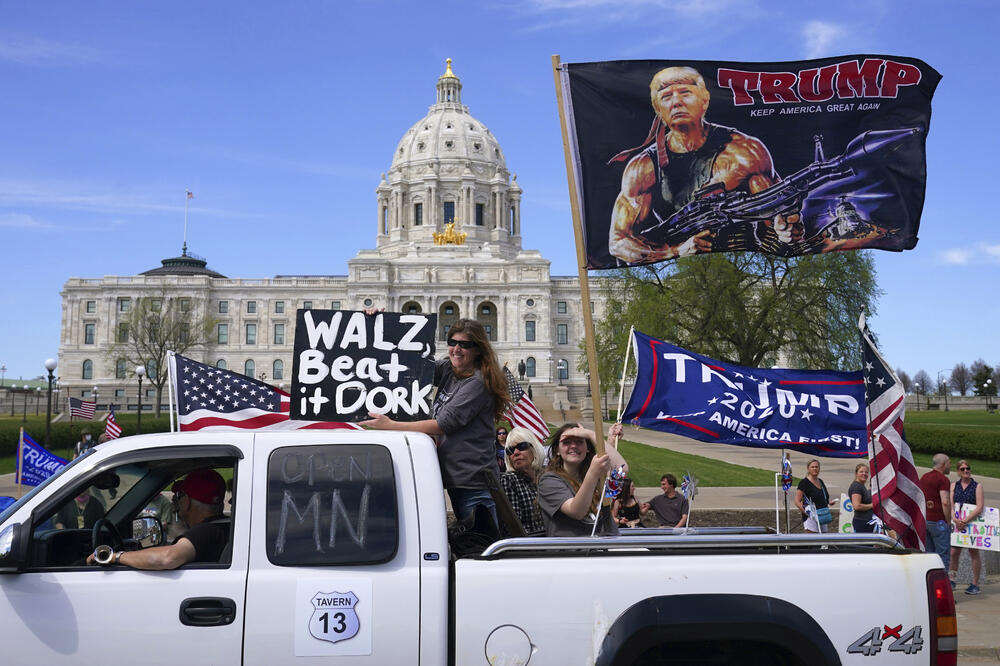 Protest Trampovih pristalica protiv mjera izolacije, Foto: AP