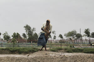Ciklon odnio najmanje 84 života u Indiji i Bangladešu