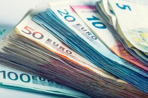 U oktobru naplaćeno 74,3 miliona eura carinskih prihoda