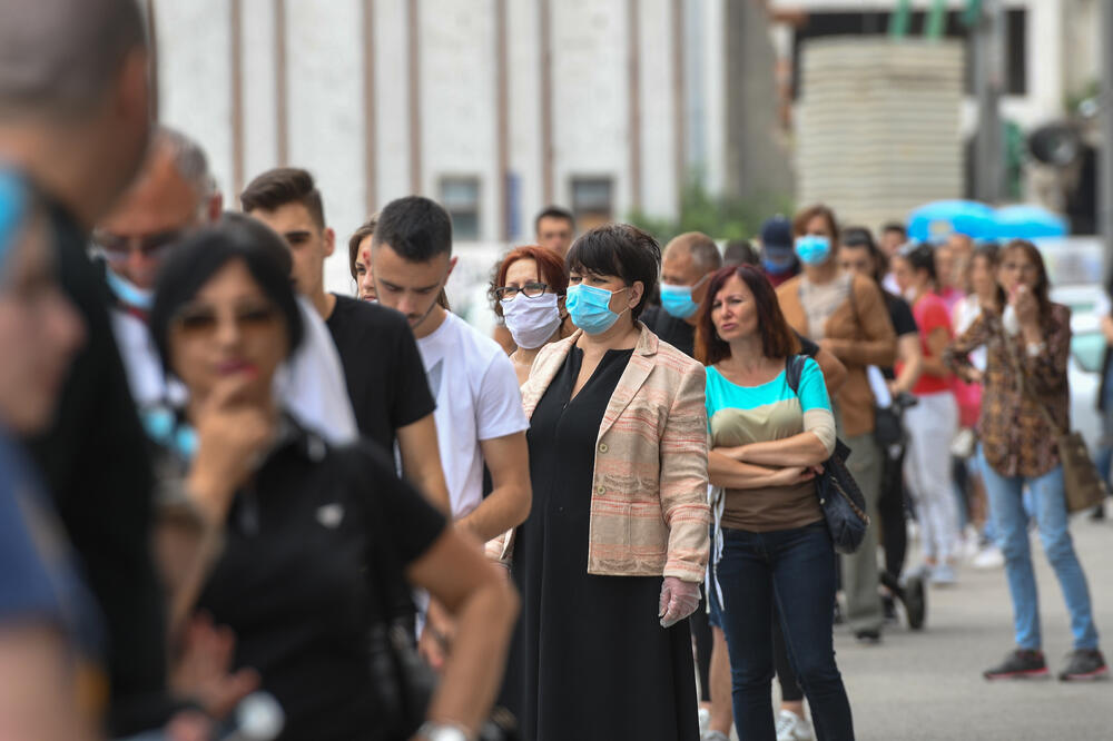 Osam od 10 građana smatra da Crna Gora treba da otvori granice, Foto: Savo Prelević