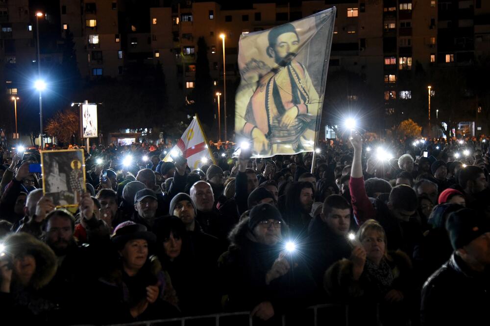 Sa jednog od protesta povodom usvajanja Zakona o slobodi vjeroispovijesti, Foto: Savo Prelević