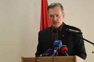 Bulatović dostavio spisak osoba koje mogu da uđu u zgradu Opštine...