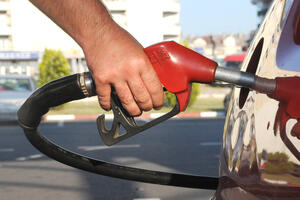 Pad dolara spriječio rast cijena goriva