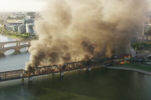 Arizona: Izbio požar u vozu na mostu, dio konstrukcije se srušio