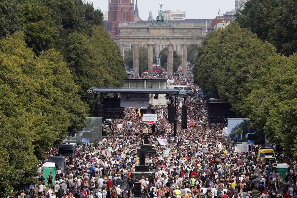 Detalj sa protesta u Berlinu, Foto: AP/Markus Schreiber