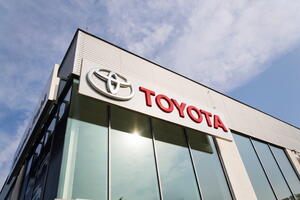 Kriza prepolovila Toyotinu prodaju
