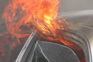 Budva: Izgorjelo vozilo u Podkošljunu
