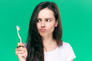 Koliko je stara vaša četkica za zube? Kako odabrati pravu?