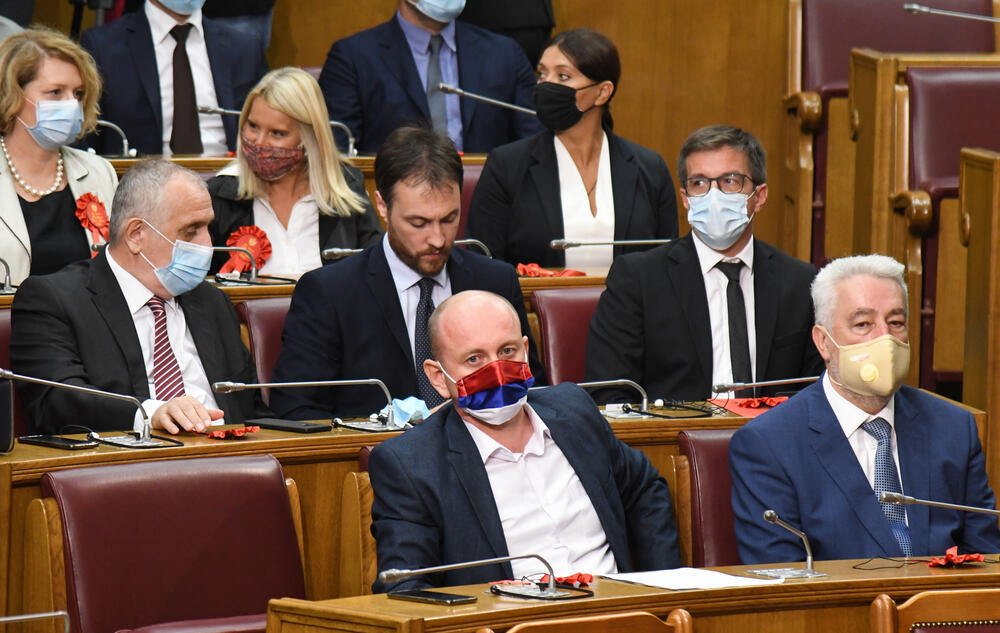 Svi poslanici nove parlamentarne većine predložili su nosioca liste Zdravka Krivokapića za premijera 
