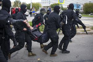 Više od 50 uhapšenih, suzavac na protestima u Bjelorusiji
