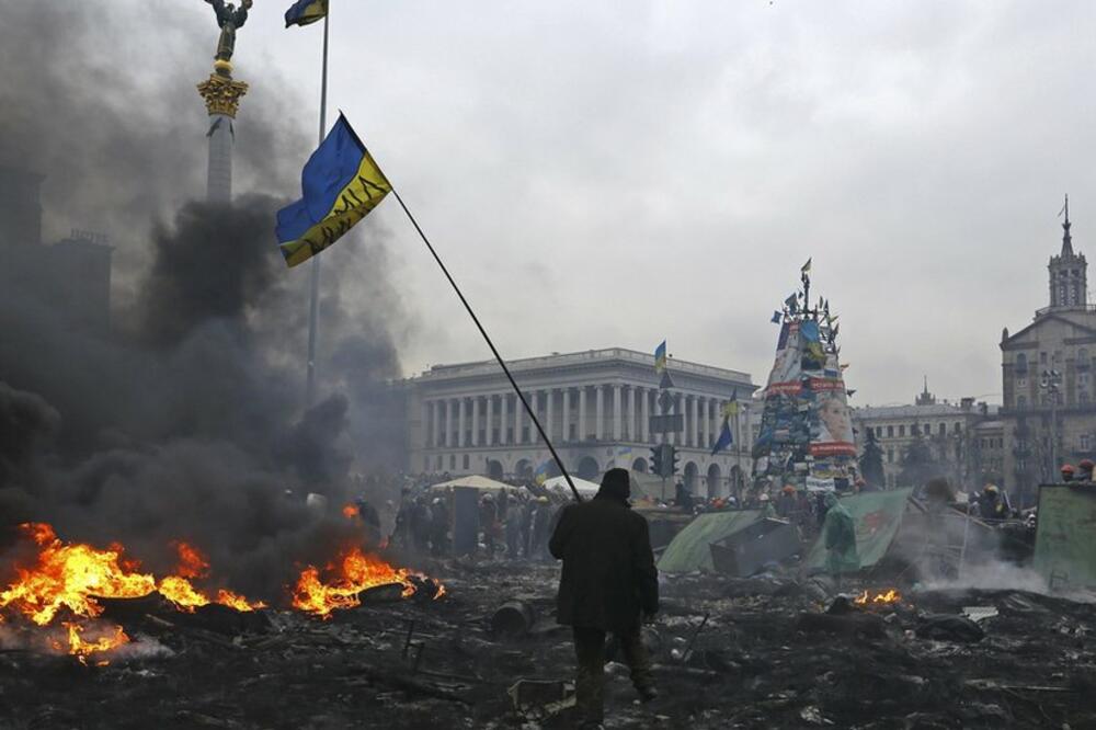 Na kijevskom Majdanu došlo je do pucnjave i prolivene krvi iako je Viktor Janukovič bio neuporedivo manje surov od Lukašenka, Foto: EPA