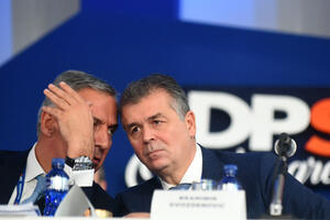 Fuštić tražio da Gvozdenović ode i nazvao ga "kancerom DPS-a"