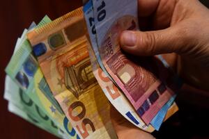 Obavezno smanjenje plata u Montekargu