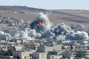 Skoro 80 sirijskih pobunjenika poginulo u napadima u Siriji:...