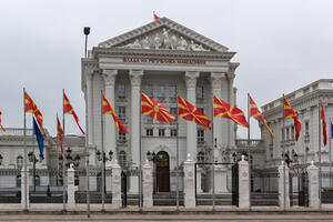 Zaharijeva: Skoplje ne može u EU, a da slavi Tita