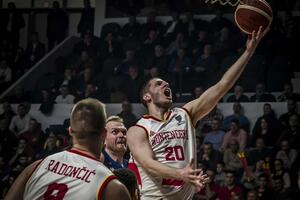 Crna Gora iz "balona" želi na Eurobasket