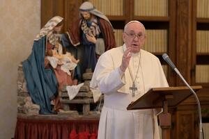 Papa Franjo uputio tradicionalni poziv na mir u svijetu