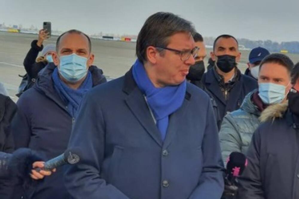 Vučić jutros na aerodromu, Foto: Instagram.com/avucic