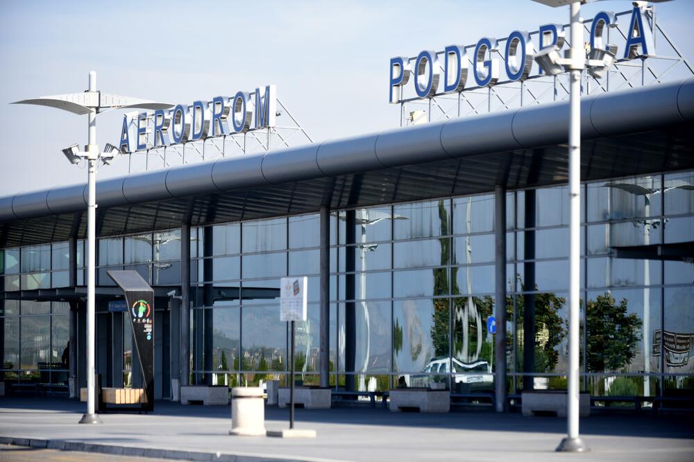Aerodrom nosio naziv “Golubovci” do 2006. godine, Foto: Boris Pejović