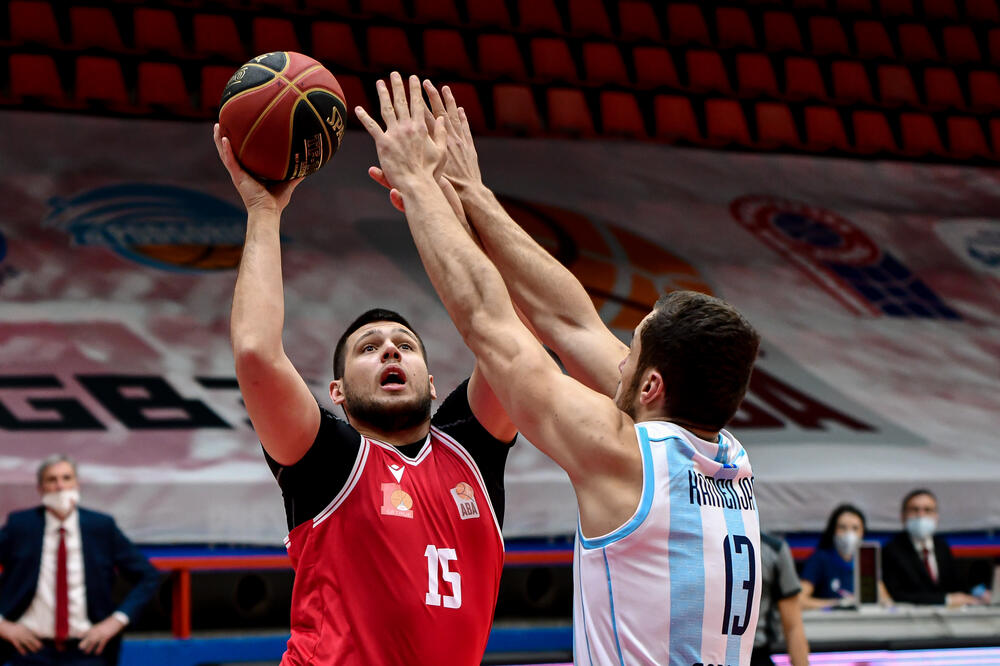 Milutin Đukanović na meču protiv Sparsa, Foto: ABA League/Dragana Stjepanovic