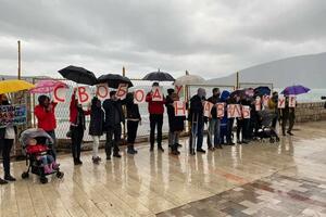 Grupa ruskih i crnogorskih državljana protestovala u HN zbog...