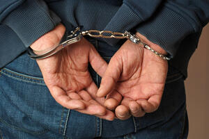 Državljani Srbije uhapšeni zbog obijanja kuća i krađa u Baru i...