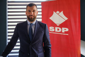Zeković: Vlada da pokaže da nije ekspozitura SNS-a