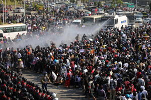 Mjanmar: Protesti u više gradova, radnici u štrajku