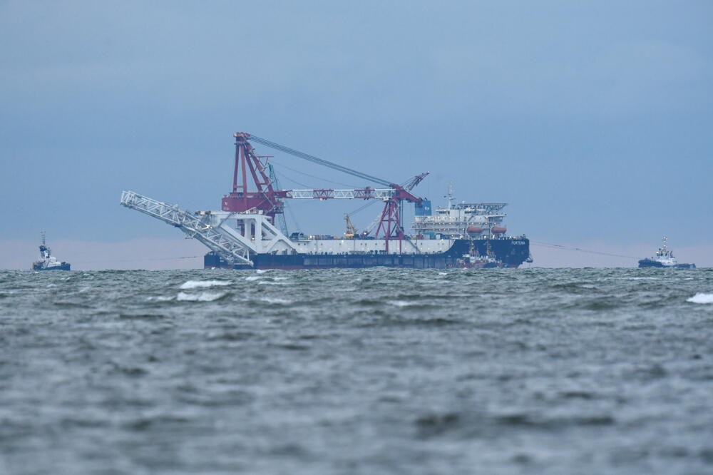 Ruski brod "Fortuna" u Meklenburškom zalivu uoči nastavka izgradnje gasovoda Sjeverni tok 2, Foto: Reuters