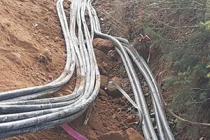 Država tri godine micala kablove nakon izgubljenog spora