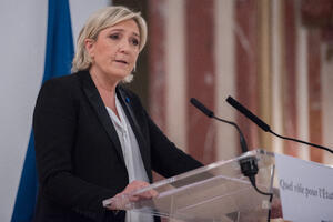 Marin Le Pen obustavlja kampanju dok ne prikupi potpise za...