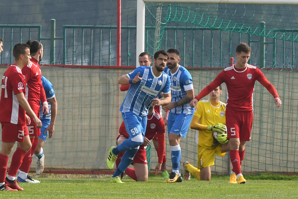 Cicmil (Sutjeska) slavi gol protiv OFK Titograda, Foto: Savo Prelević