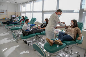 Broj građana koji doniraju krv stalno raste: Cilj je da davalaštvo...