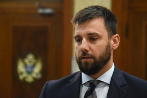 Zeković: SDP će predložiti Rezoluciju o zaštiti državnih interesa...