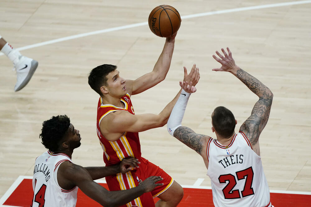 Bogdan Bogdanović na meču sa Čikagom, Foto: AP