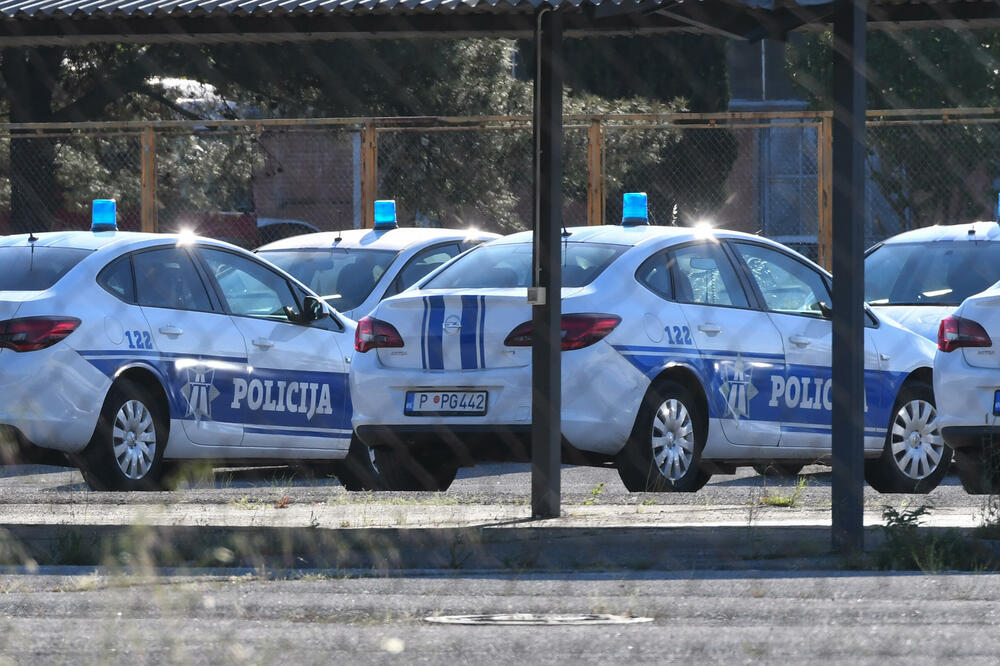 Vraćena vozila parkirana kod KAP-a, Foto: Savo Prelević