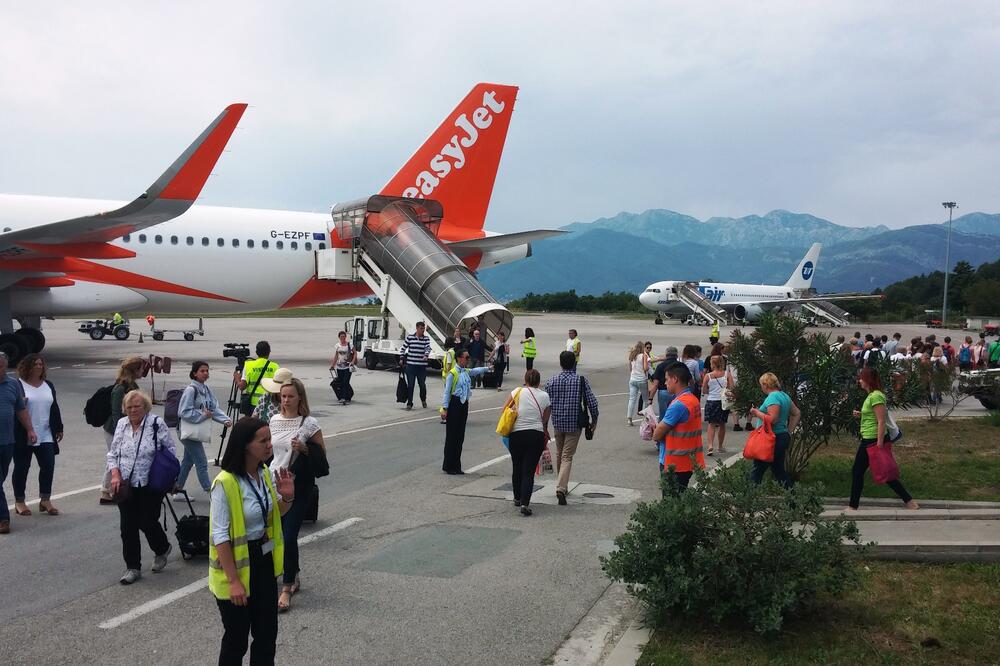 Loukosteri ranije imali značajan broj letova i obim saobraćaja: Aerodrom Tivat, Foto: Siniša Luković