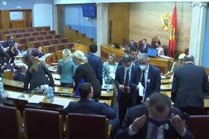 Opozicija napustila zasjedanje o tužilačkom zakonu: "Nećemo...