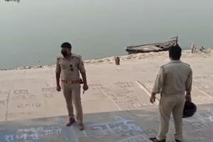 Užas u Indiji - desetine tijela plutalo u rijeci Gang: Sumnja se...