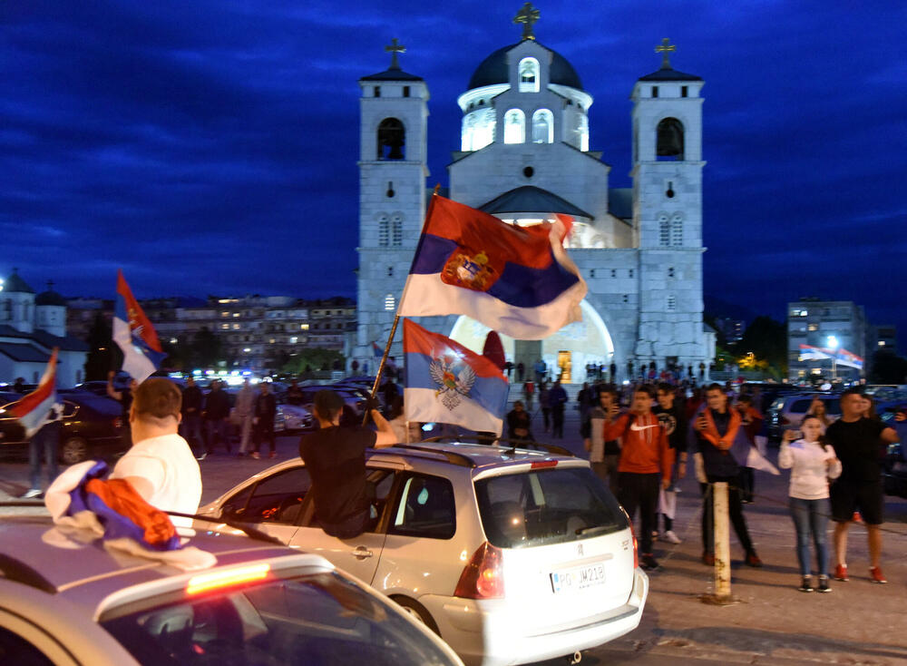 <p>"Za svečanosti koje nam predstoje povodom ustoličenja novog Mitropolita crnogorskog vjerni narod, kao i ukupna javnost, biće blagovremeno obavješteni putem zvaničnih glasila Mitropolije", navedeno je na sajtu Mitropolije</p>