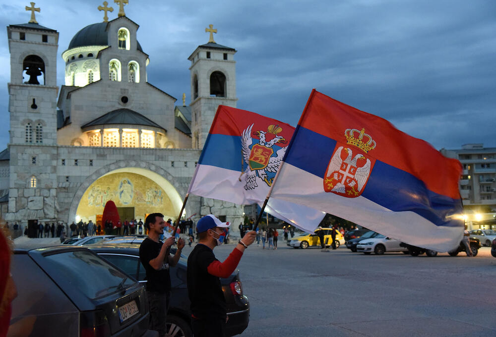 <p>"Za svečanosti koje nam predstoje povodom ustoličenja novog Mitropolita crnogorskog vjerni narod, kao i ukupna javnost, biće blagovremeno obavješteni putem zvaničnih glasila Mitropolije", navedeno je na sajtu Mitropolije</p>