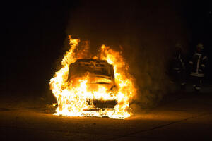 Bijelo Polje: U požaru izgorjelo vozilo