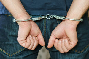Uhapšen Budvanin: Sestra prijavila da ju je tukao i prijetio da će...