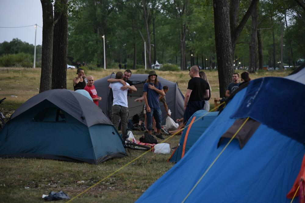 <p>Prve festivalske večeri, pored sastava iz Kolašina, nastupaju Mortal Kombat, Hladno pivo, Psihomodo pop i Nikola Vranjković</p>